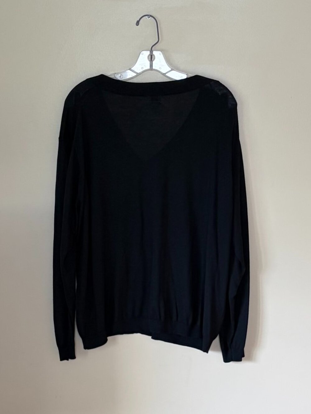 a new day Fine Gauge V-Neck Black sweater, Size XL - Picture 7 of 7